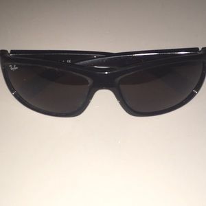 Rayban never worn sunglasses with case